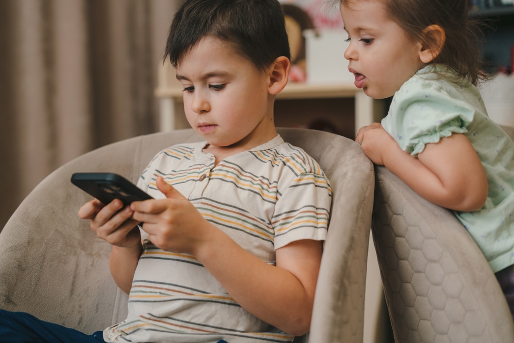 How To Break a Screen Time Addiction in Children